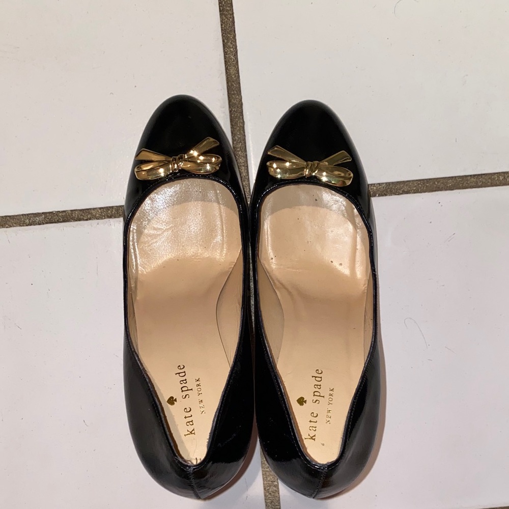 Kate Spade gold bow pumps